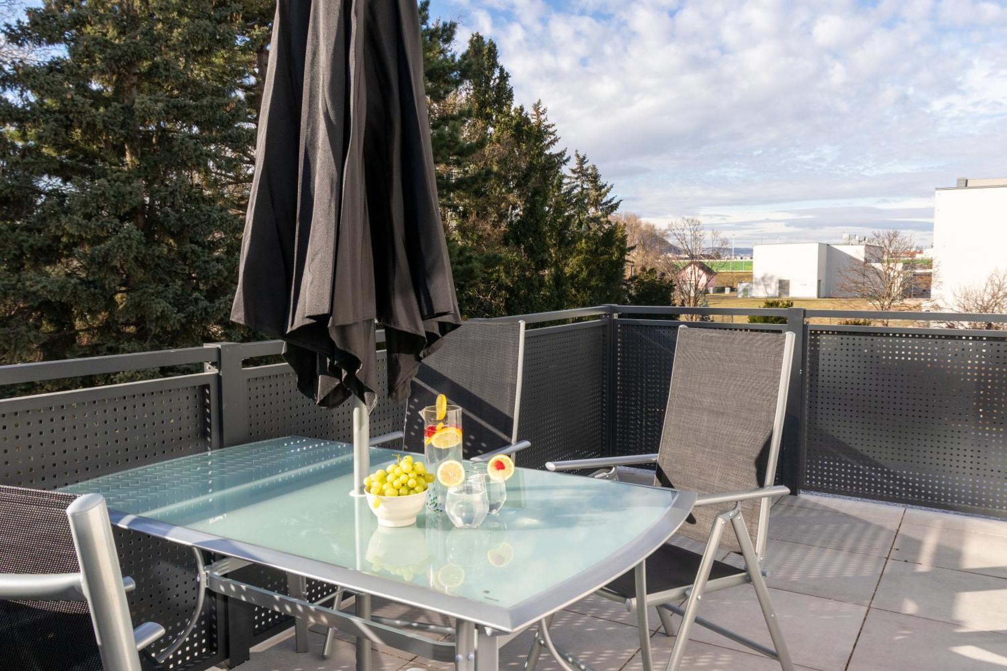 Noblenest: Terrasse - Netflix - Kaffee Lejlighed Wien Eksteriør billede